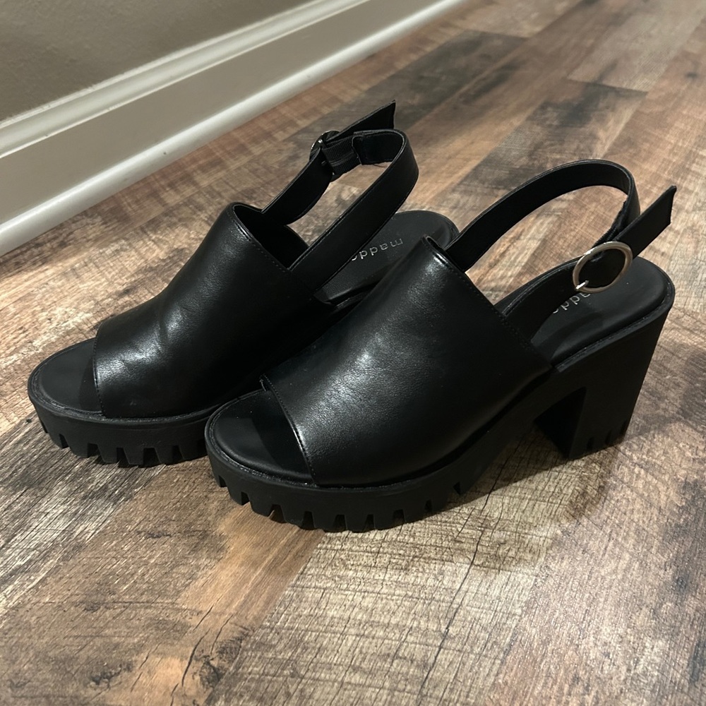 NWOT MADDEN GIRL CHUNKY HEELS size 7